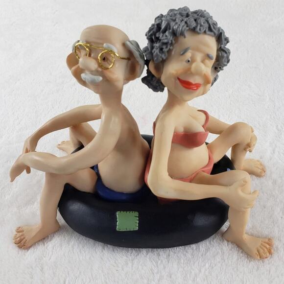 EFY Resin Figurine Senior Couple Summer Beach Fun Inner Tube 1373/3000 - Picture 8 of 8